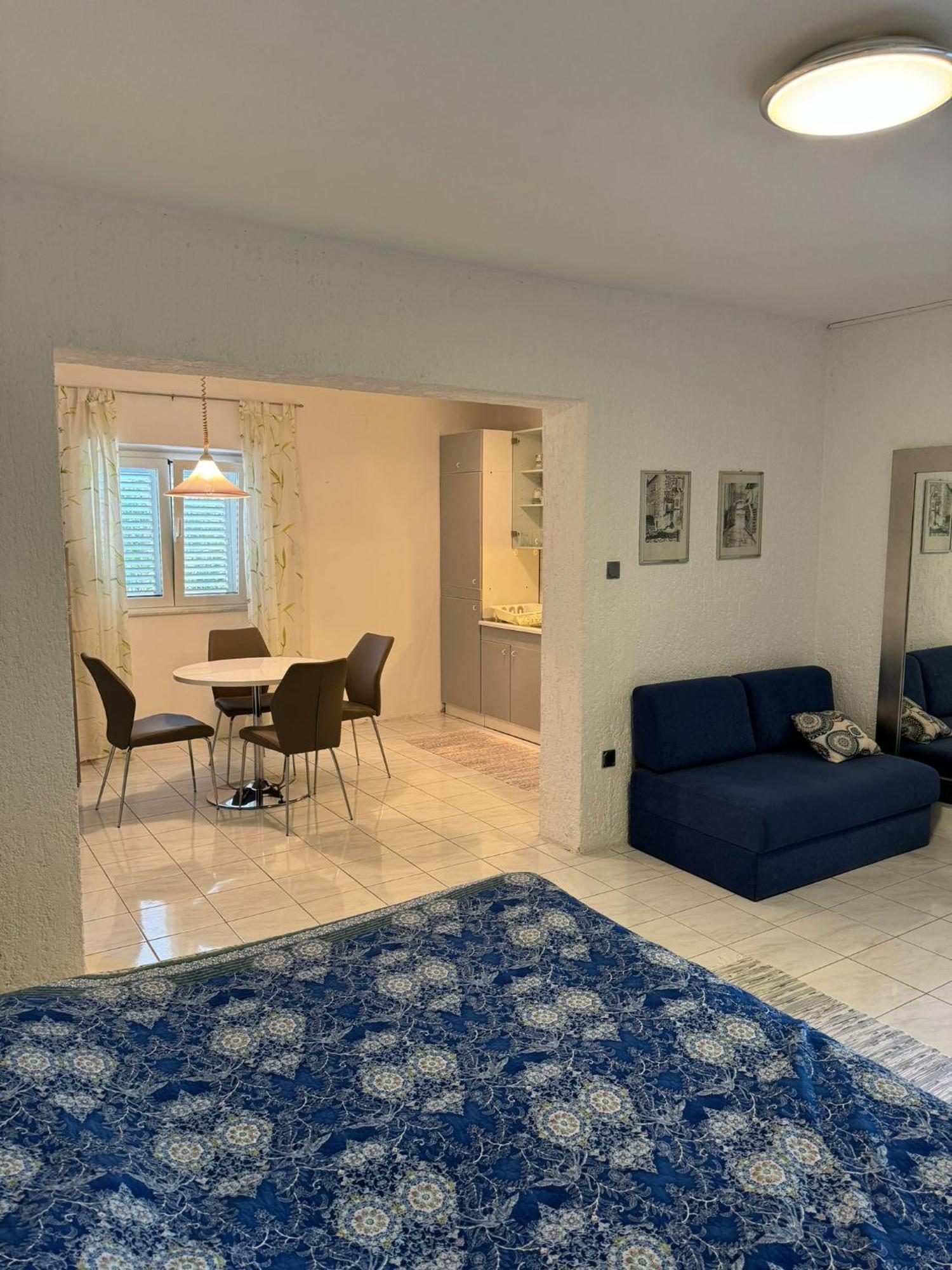 Apartman Kucer Krk Town Exterior foto