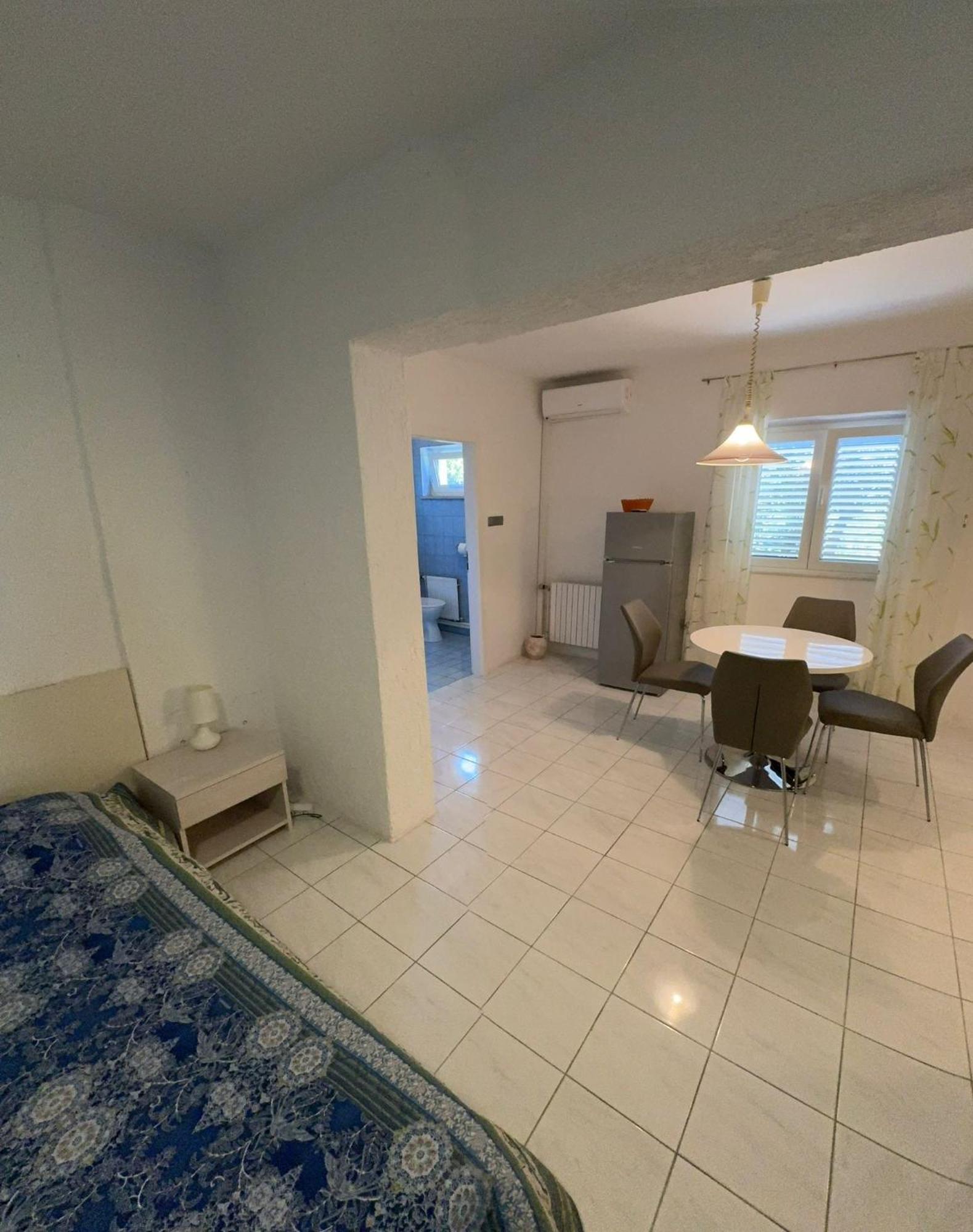 Apartman Kucer Krk Town Exterior foto