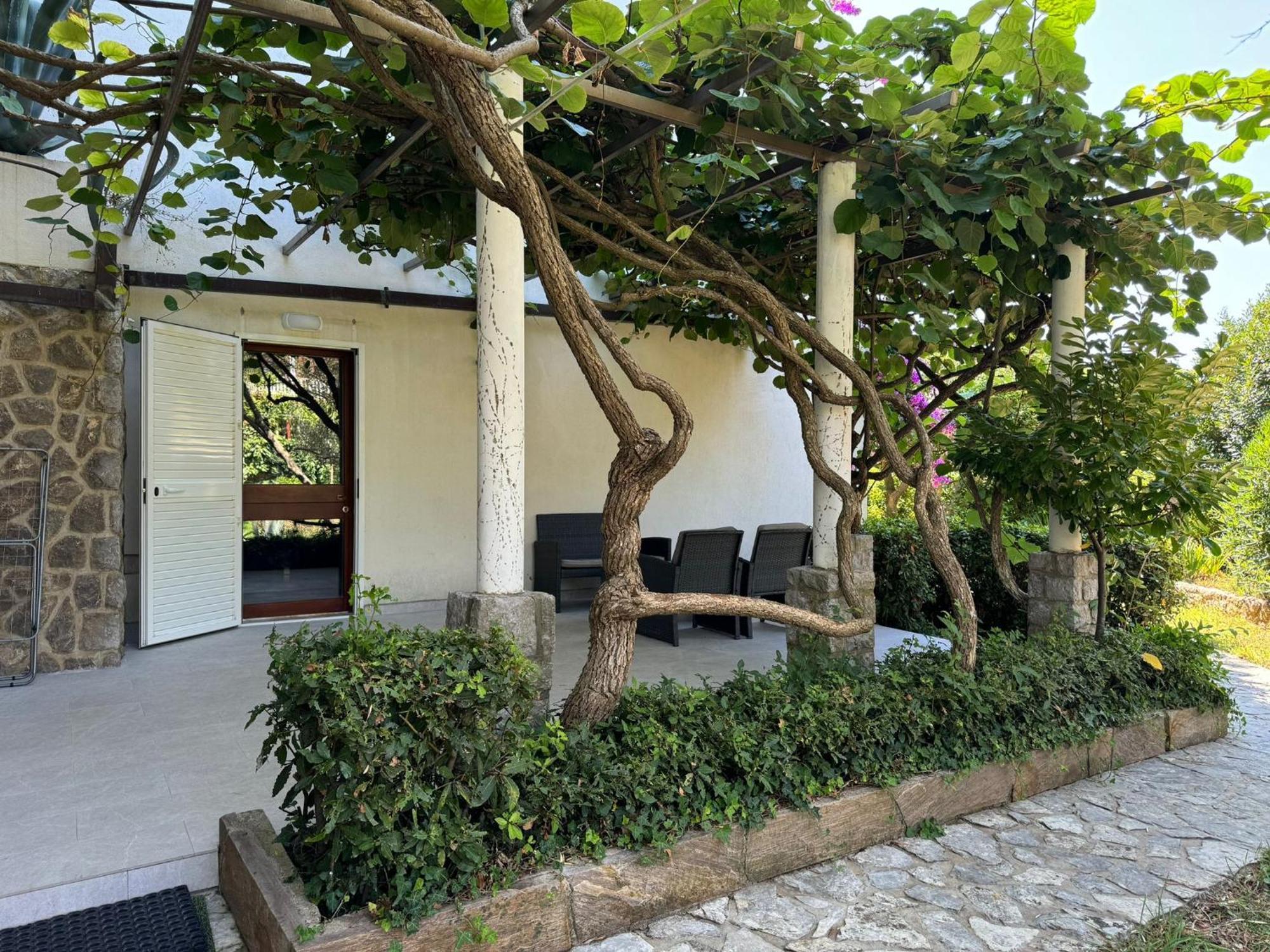 Apartman Kucer Krk Town Exterior foto