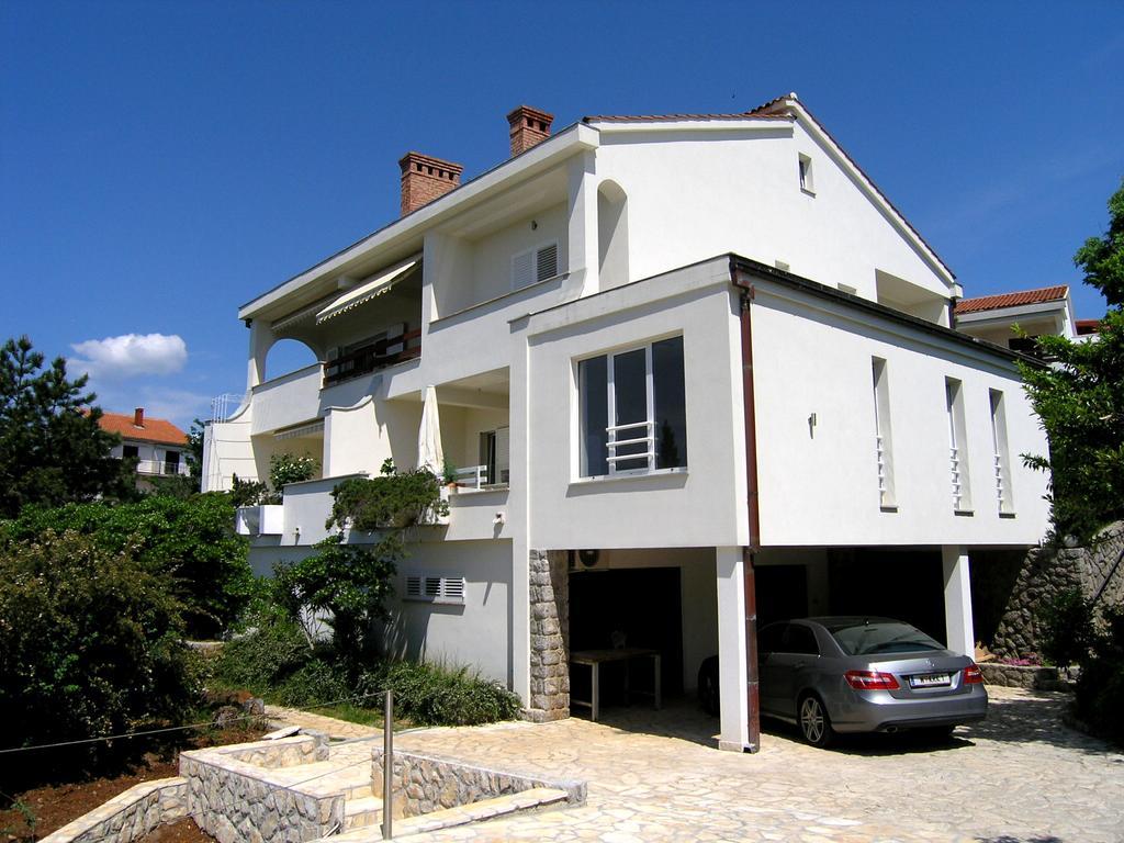 Apartman Kucer Krk Town Exterior foto