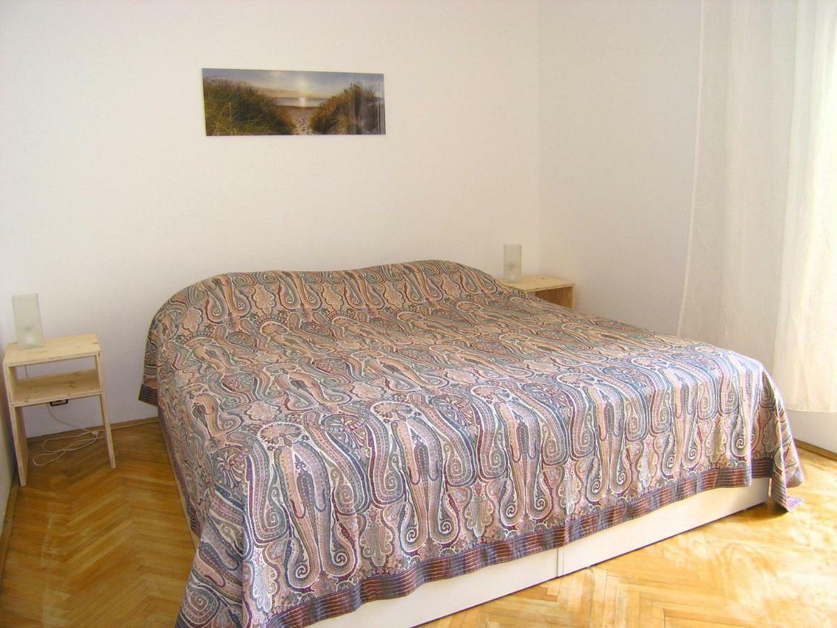 Apartman Kucer Krk Town Exterior foto